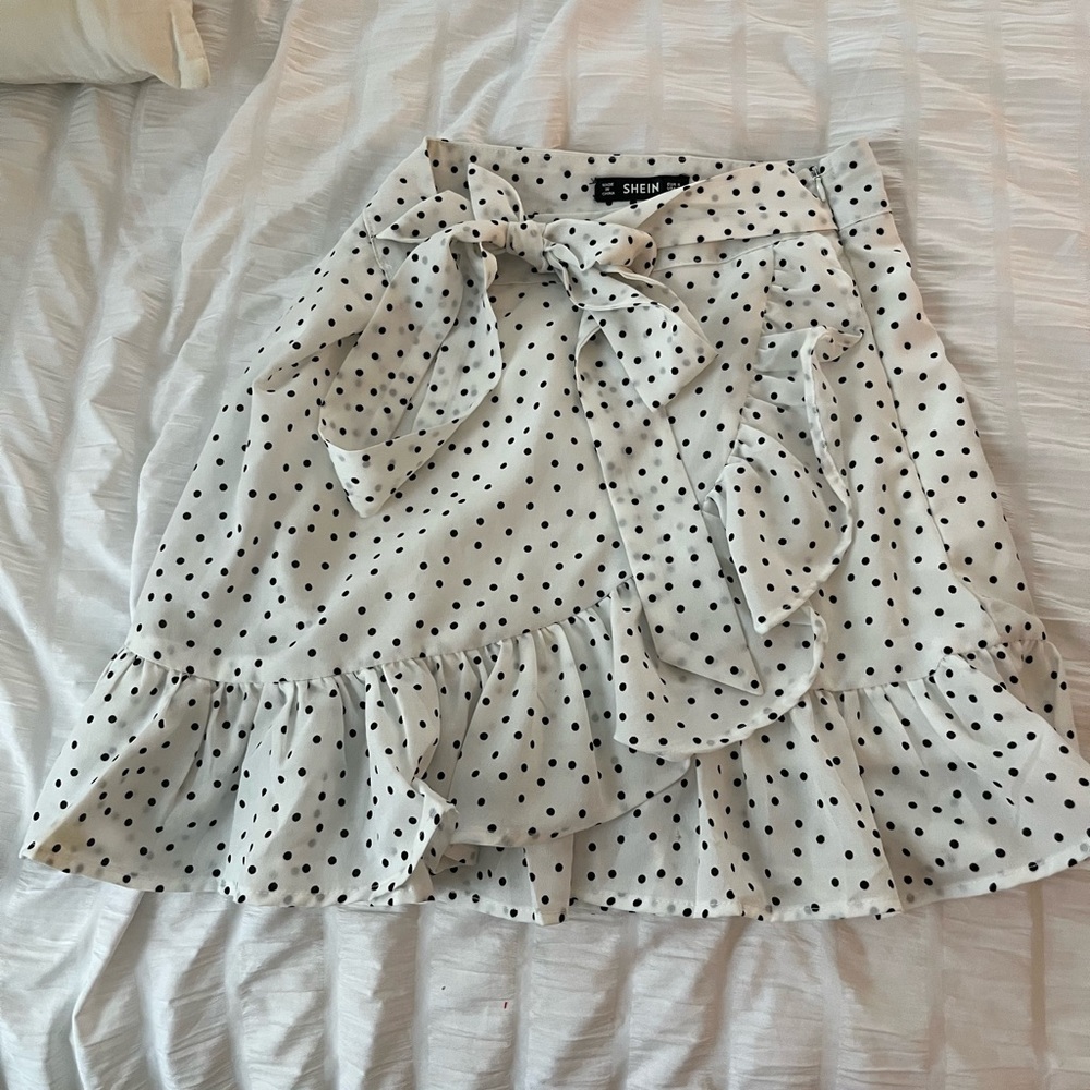 Poka dot skirt